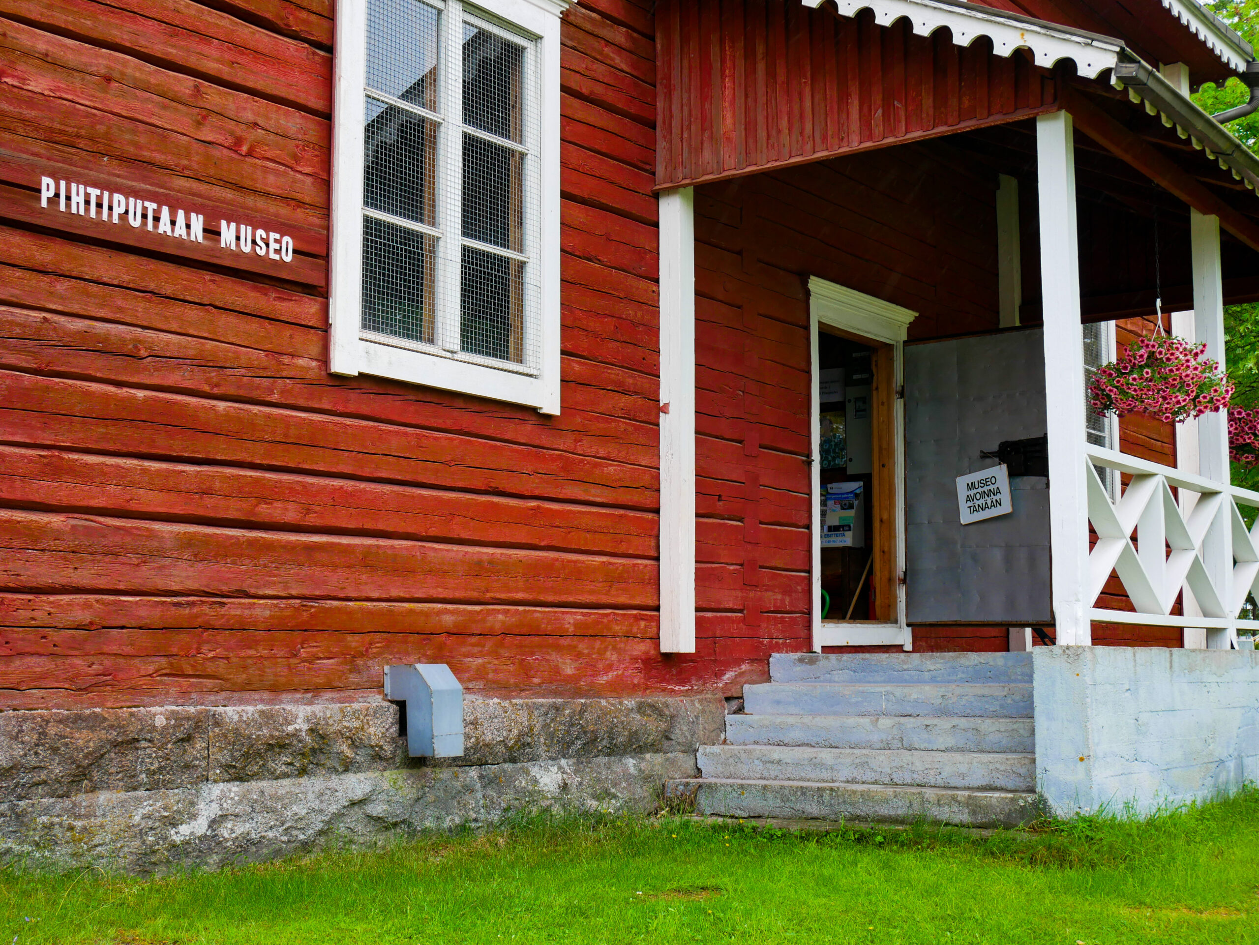 Pihtiputaan museo sisäänkäynti