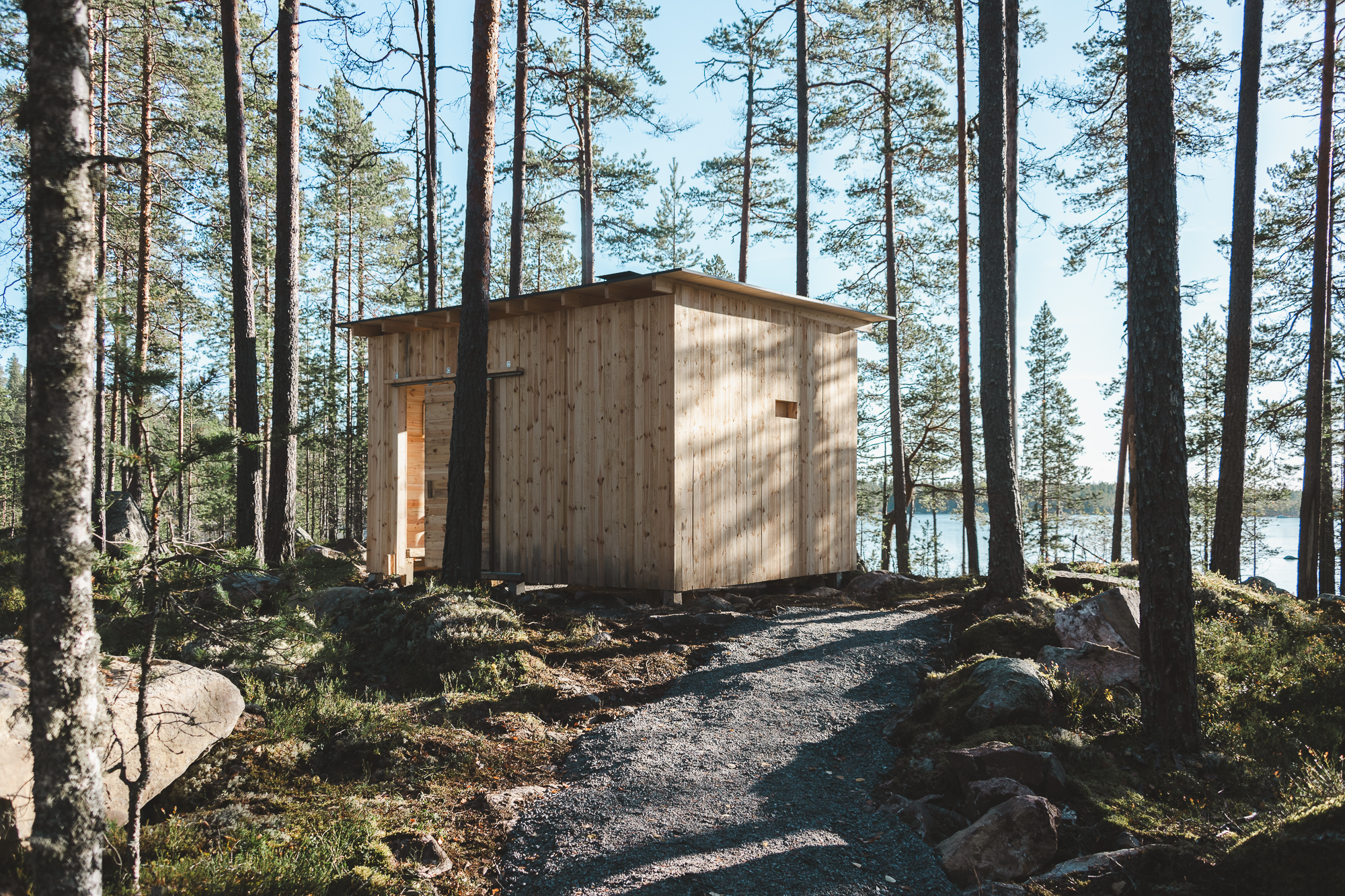 Suurijärven retkeilyreitin rakennus.