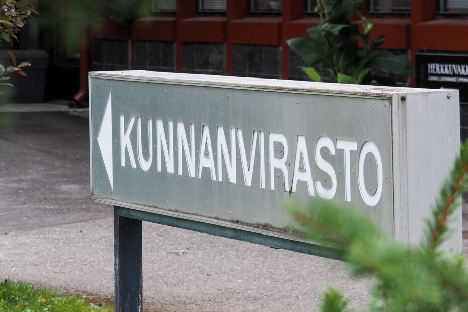 Kunnanviraston kyltti